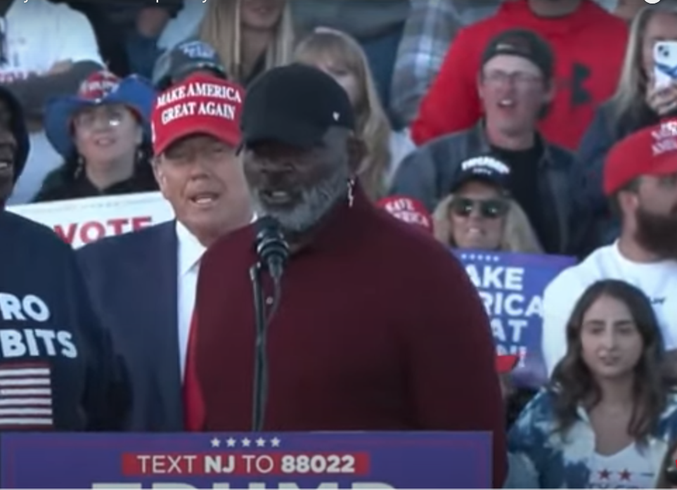 Lawrence Taylor loudly endorses Donald Trump (videos)