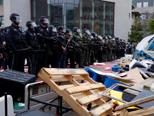 Policía desmantela un nuevo campamento propalestino en universidad de Los Ángeles - El Diario NY