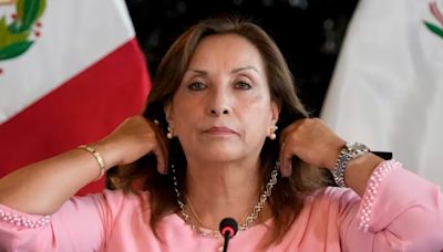 Presidenta de Perú acude a nuevo interrogatorio por "caso Rolex"