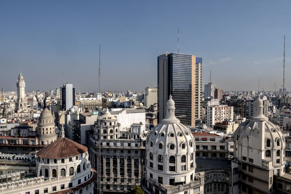 Buenos Aires Officials to Meet Investors as City Weighs Global Bond Sale