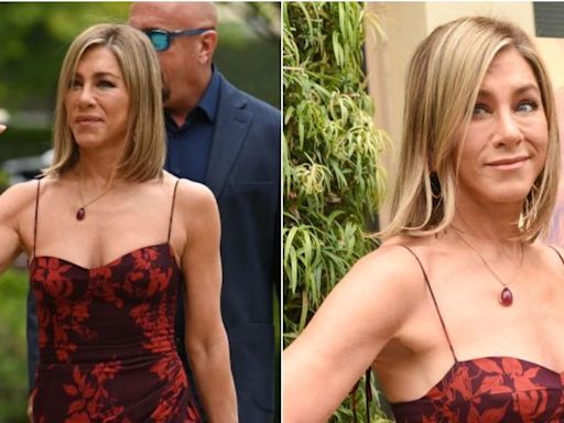 Jennifer Aniston sorprende con vestido noventero y los brazos más tonificados de Hollywood