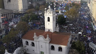 ¿Cómo fue la Revolución de Mayo en Argentina en 1810? Cuáles fueron las causas y consecuencias