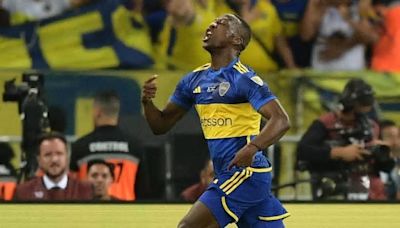 Luis Advíncula renovará con Boca Juniors hasta el 2026