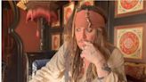 Johnny Depp da vida al Capitán Jack Sparrow por fanático en etapa terminal