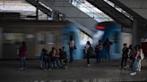 Em meio à queda de braço entre Supervia e estado, passageiros de trens do Rio enfrentam rotina de problemas