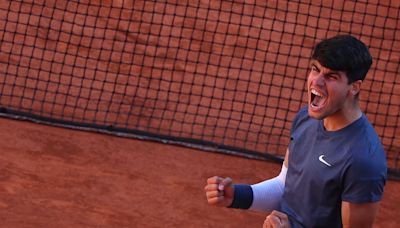 Alcaraz remonta para jugar su primer final de Roland Garros