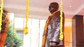 Yogi Adityanath pays floral tribute to Shyama Prasad Mukherjee on his death anniversary - The Shillong Times