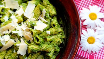 Presto pesto: Peas, spinach and basil mix with pasta for simple supper