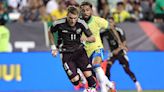 Santi Giménez contra las dudas en la Selección Mexicana, en debut de Copa América