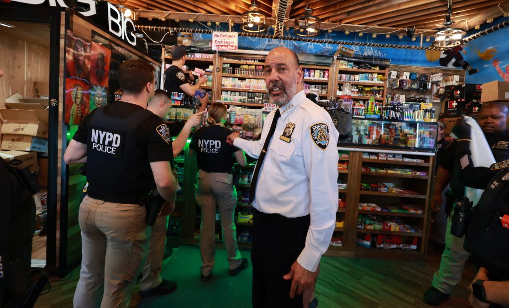 NYC deputy sheriffs union calls on Sheriff Anthony Miranda to resign over ‘hostile work environment’