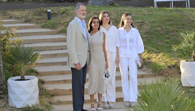 Los reyes Felipe y Letizia se unen a sus hijas para recibir a los galardonados con los Premios Princesa de Girona