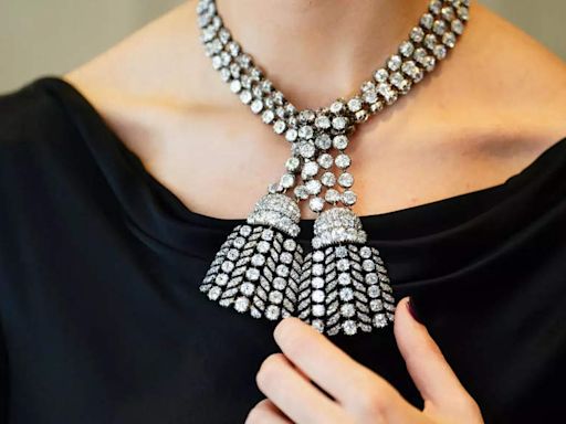 Golconda Diamonds: Rare 18th century 'Affair of the Diamond necklace' made from 500 Golconda diamonds up for sale at INR 23 crore | - Times of India