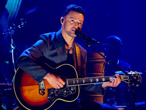 Justin Timberlake jokes about his drink-driving arrest at Boston concert
