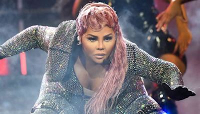Woman shouts out Lil' Kim's 'Quiet Storm (Remix)' bob-and-weave in helping her escape a shooting