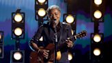 Tracy Chapman Returns to the Stage for a Surprise Performance of “Fast Car” at the Grammys