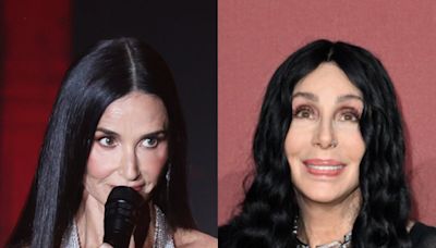 Demi Moore bizarrely scolds audience member while introducing Cher