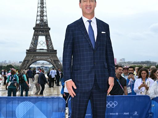 Peyton Manning cracks 'Spygate' joke with Kelly Clarkson as NBC Olympics opening ceremony host