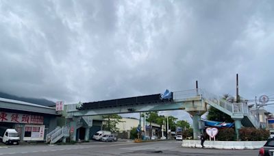 八里大崁陸橋地震受損 新北緊急安排拆除工程