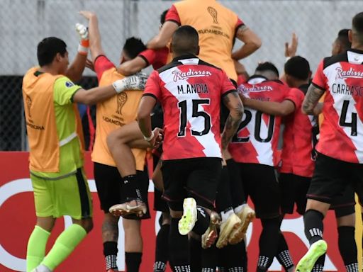 4-1. Fortaleza pierde el invicto ante Nacional Potosí, pero se mantiene líder del grupo D