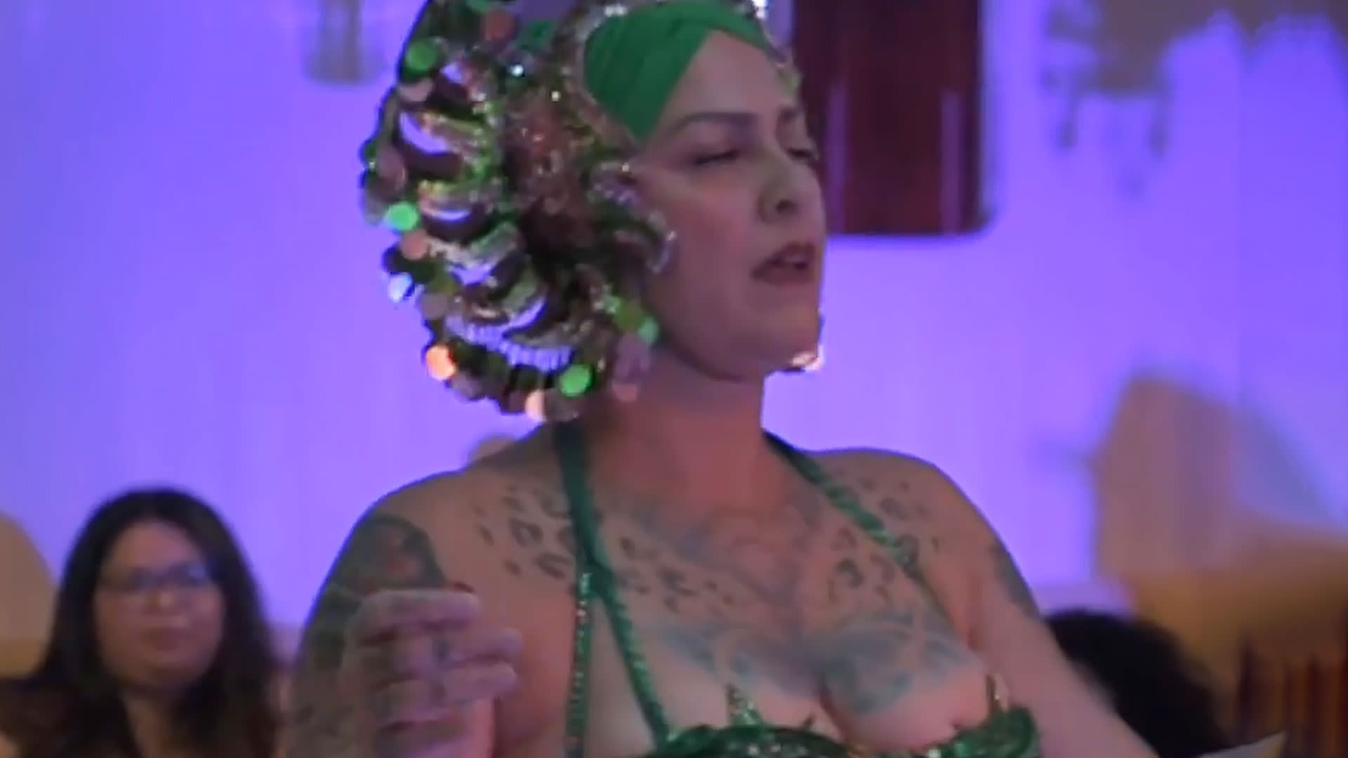 American Pickers’ Danielle Colby dances at burlesque show in green lingerie