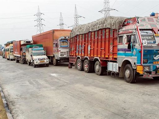 Record 45% increase in violation of commercial vehicle permits in Delhi