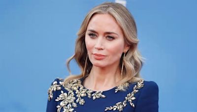 Emily Blunt, la star si scaglia contro gli algoritmi: “Odio quella c**zo di parola!”