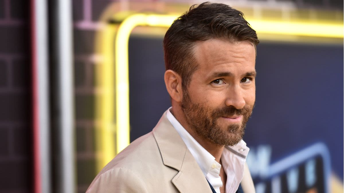 Ryan Reynolds Hilariously Details Life With Four Kids, "I'm A Reba McEntire Song"