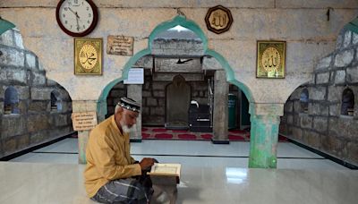 Faith burns bright at this ancient mosque near Tiruchi’s Fort Station