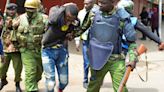 Aumenta la violencia en Kenia: mientras el Ejército ocupa la calle, manifestantes se enfrentaron a un grupo progubernamental