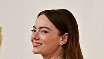 Sin mechas ni extensiones: así tienen el pelo en realidad Emma Stone, Penélope y otras estrellas