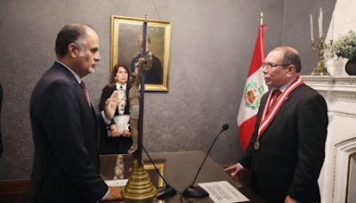 Presidente del Poder Judicial tomó juramento a César Aguilar como nuevo Contralor General de la República