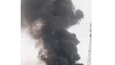 Incendio en Ate: Bomberos controlan siniestro en taller mecánico de buses