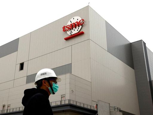 TSMC já discutiu possibilidade de transferir fábricas de chips para fora de Taiwan Por Reuters