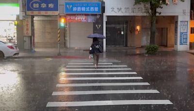 快訊／大雷雨發威 2縣市雨彈狂轟