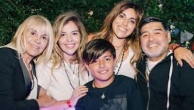 Hijos de Maradona quieren trasladar el cuerpo de la leyenda del fútbol a un museo