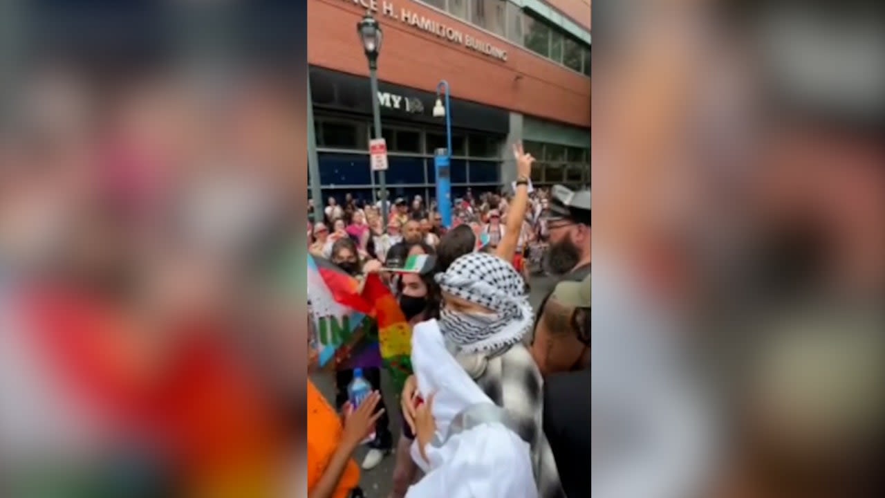 Anti-Israel demonstrators seen on video bringing Philadelphia Pride Parade to a halt