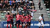 Liga de Francia: la extraña estrategia de distracción de los hinchas de Angers para evitar que Clermont marque de penal