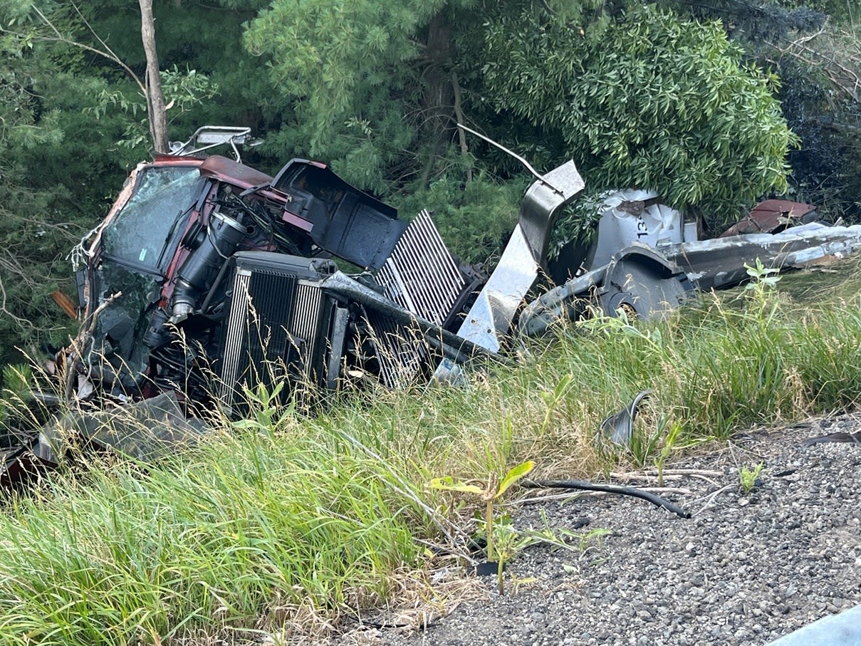 VIDEO: Asphalt spill contained on turnpike after tanker crashes in Austintown