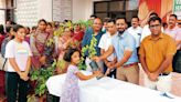 Una admn distributes 1,100 citrus saplings