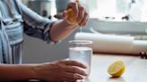 Cuándo NO debes tomar agua con limón: 6 contraindicaciones