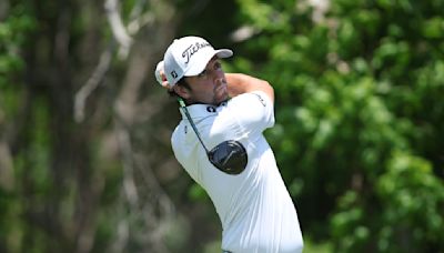 Davis Riley runs away with Charles Schwab Challenge as PGA Tour, golfers honor Grayson Murray