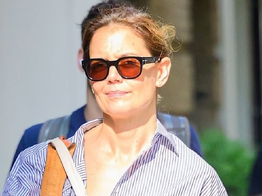 Katie Holmes almost unrecognizable in baggy outfit in New York City