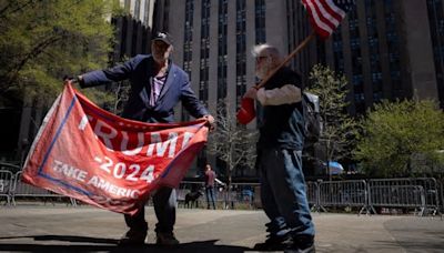 Fact check: Trump falsely claims police turned away ‘thousands’ from Manhattan courthouse and that supporters ‘can’t get near’