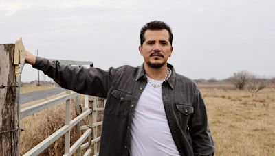 John Leguizamo On His New ‘VOCES American Historia’ Series And His Career: ‘I Never Relied On Hollywood’