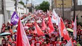 Servidores públicos realizam marcha em Fortaleza em protesto contra a reforma administrativa