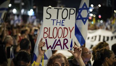 Masivas protestas y bloqueos contra Benjamin Netanyahu: cierran autopistas y piden un alto al fuego