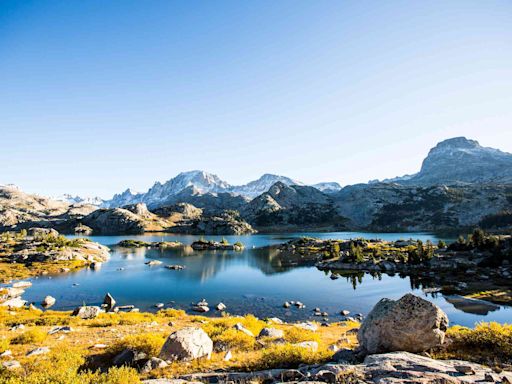 20 Best Places to Visit in Wyoming — From Charming Towns to National Parks