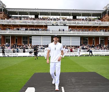 James Anderson endures the beginning of his end