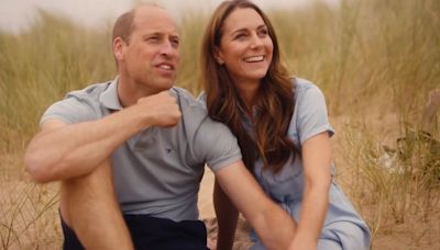 El significado de las manos de Kate Middleton y el príncipe Guillermo en su último vídeo, según un experto