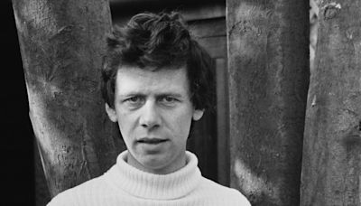 Herbie Flowers death: Veteran bassist who played for David Bowie and Lou Reed dies aged 86